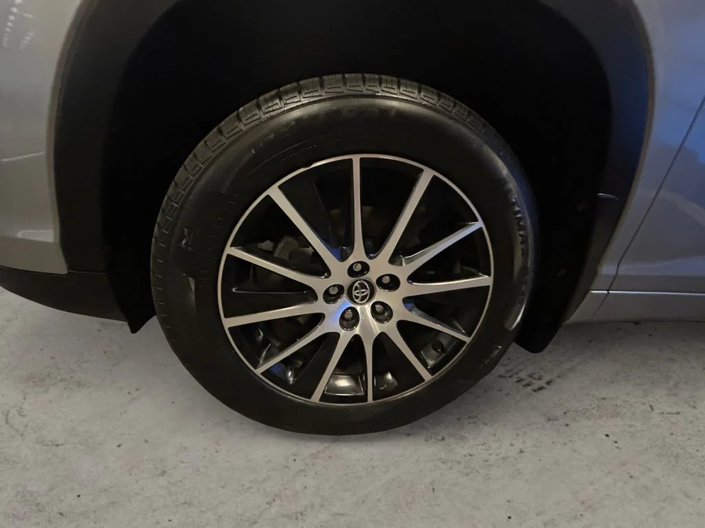 Used 2017 Celestial Silver Toyota XLE V6 image 14