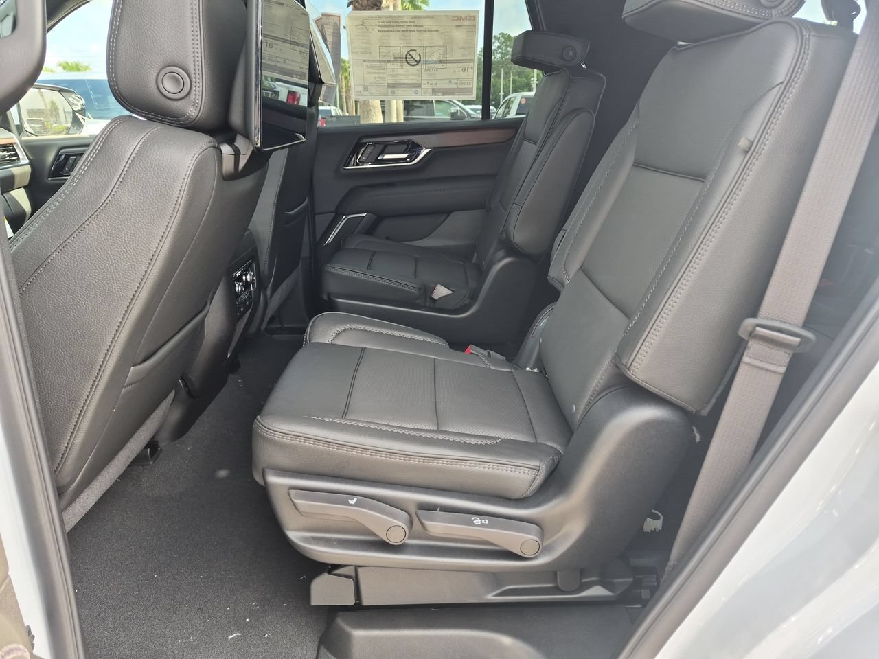 2026 GMC Yukon Denali - Photo 22