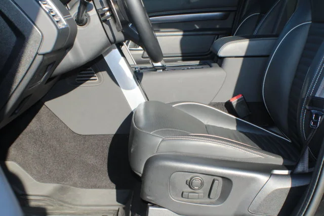Used 2024 Black Land Rover Metropolitan Edition image 14