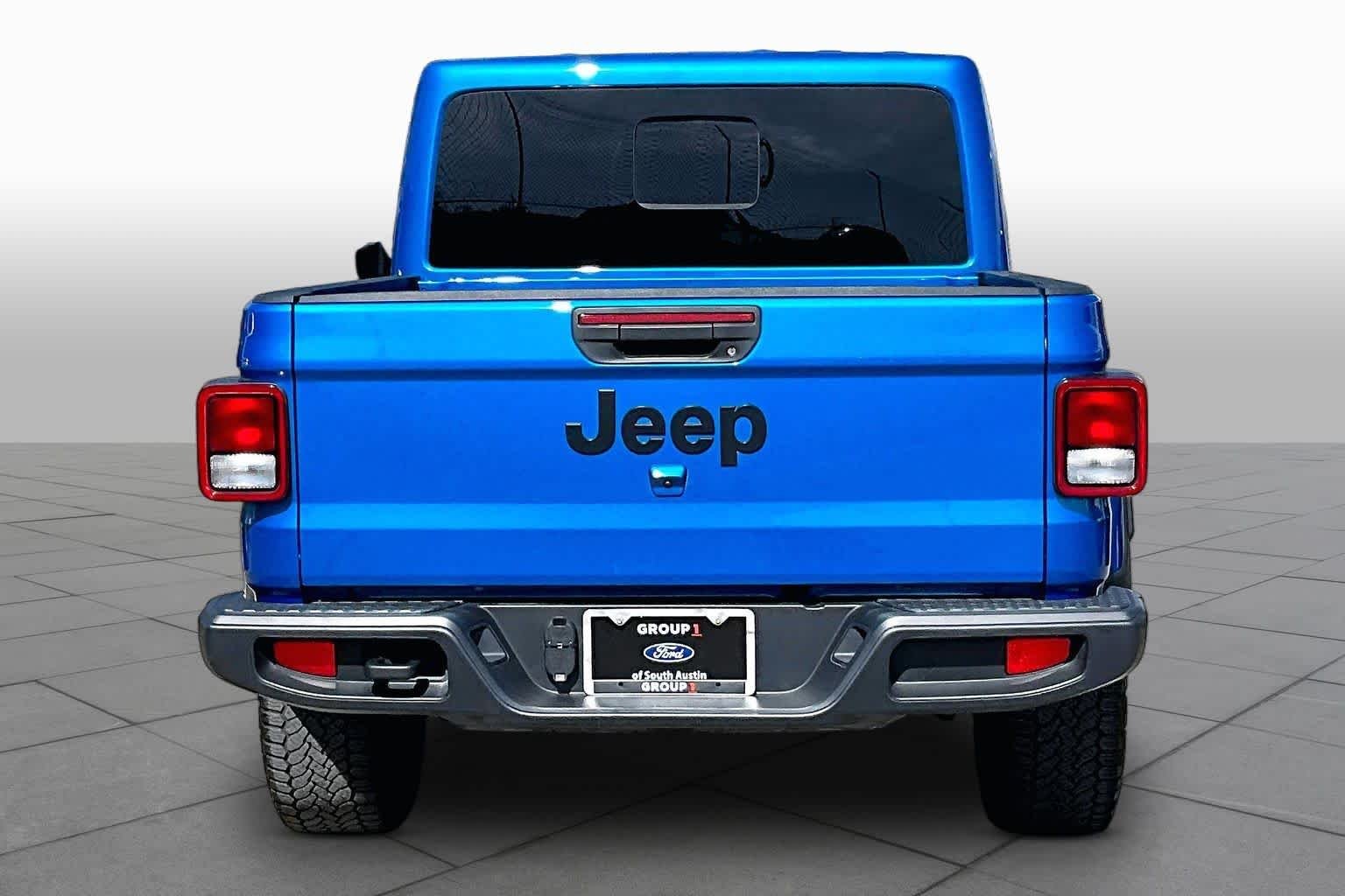 Certified Pre-Owned 2025 Jeep Gladiator Nighthawk