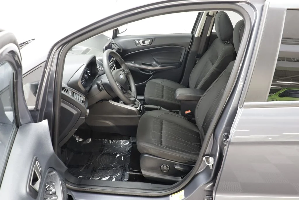 Used 2021 Smoke Metallic Ford SE image 6