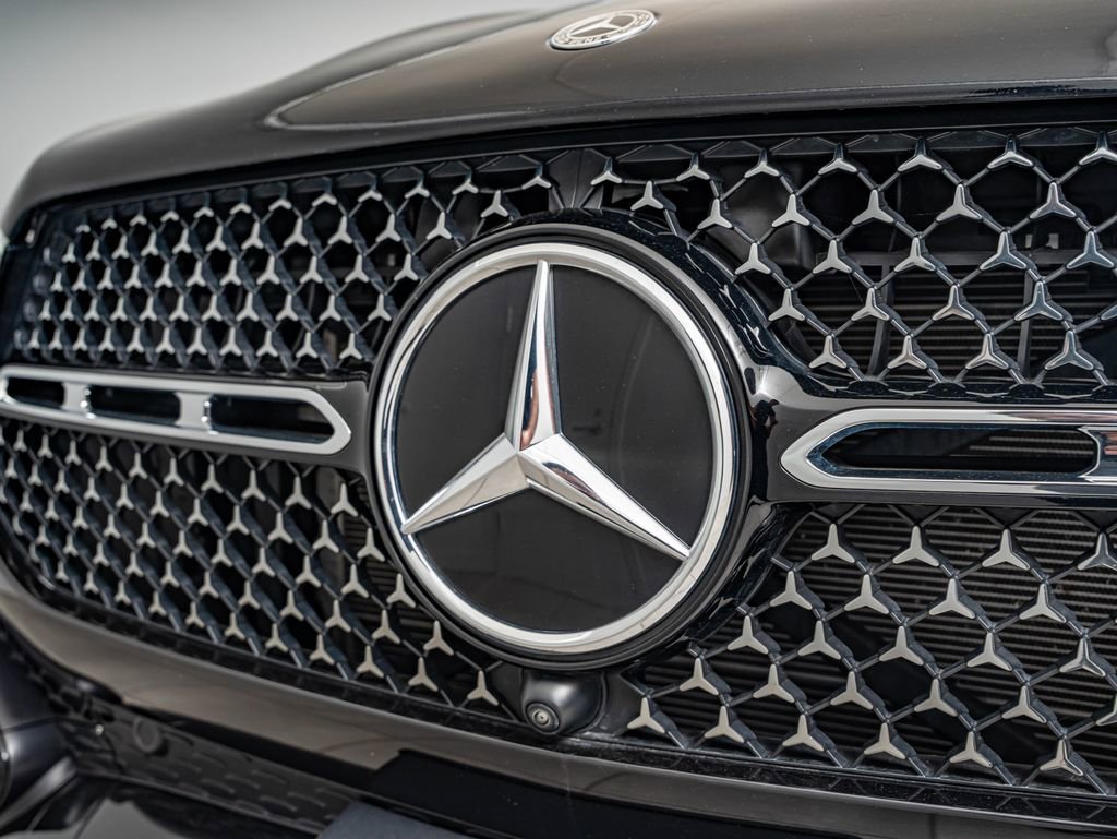 Used 2025 Obsidian Black Metallic Mercedes-Benz GLE 350 image 12