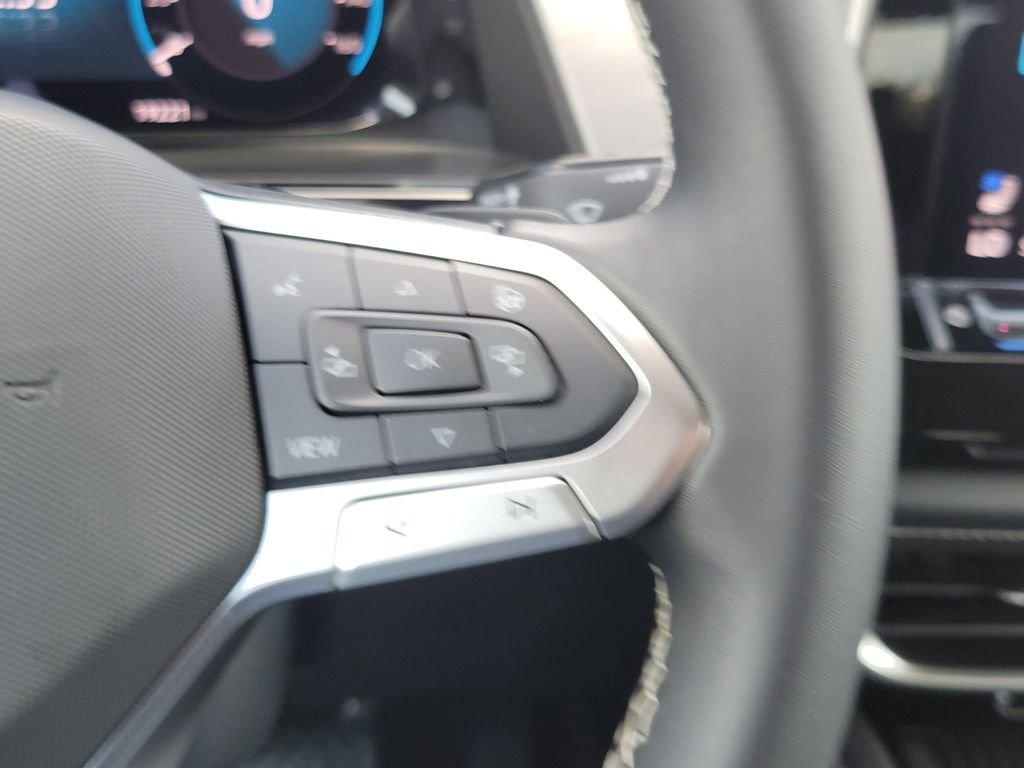 Certified Used 2026  Volkswagen SE w/Technology image 20