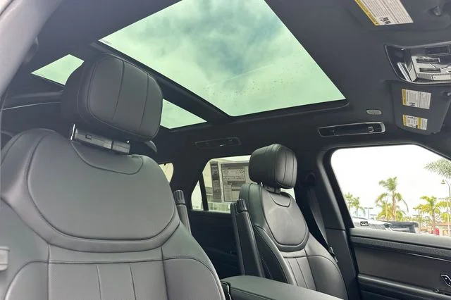 New 2026 Fuji White Land Rover SE image 15