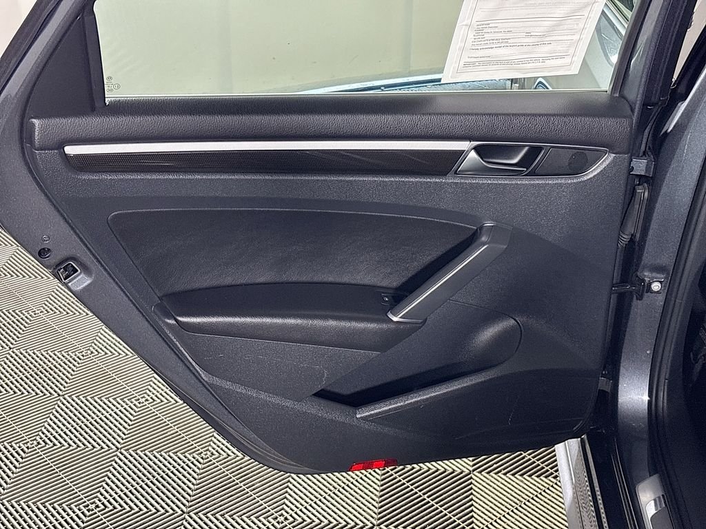 Used 2019 Platinum Gray Metallic Volkswagen 2.0T SE R-Line image 20