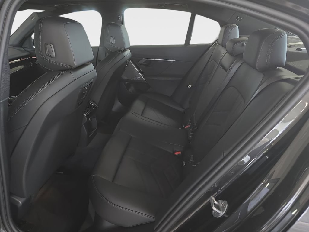 Used 2026 Dark Graphite Metallic BMW 530i image 8