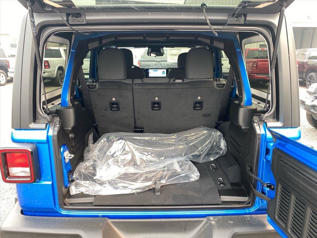 New 2026 Hydro Blue Pearl-Coat Exterior Paint Jeep Sport S image 14