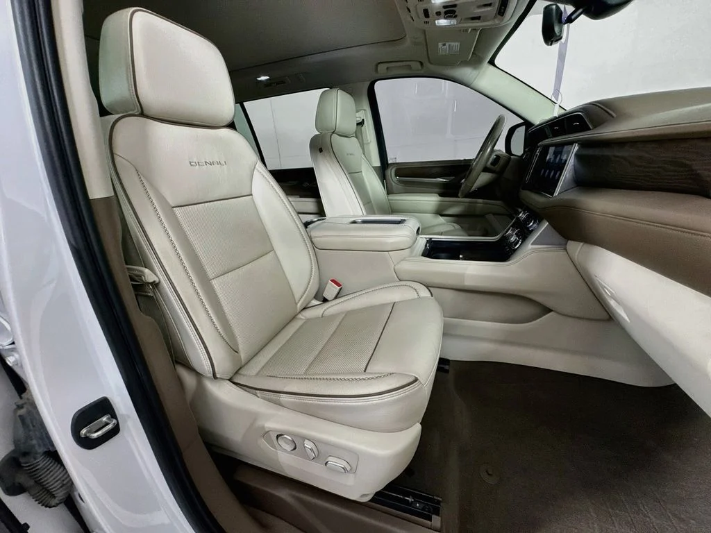 Used 2021 White GMC Denali image 37