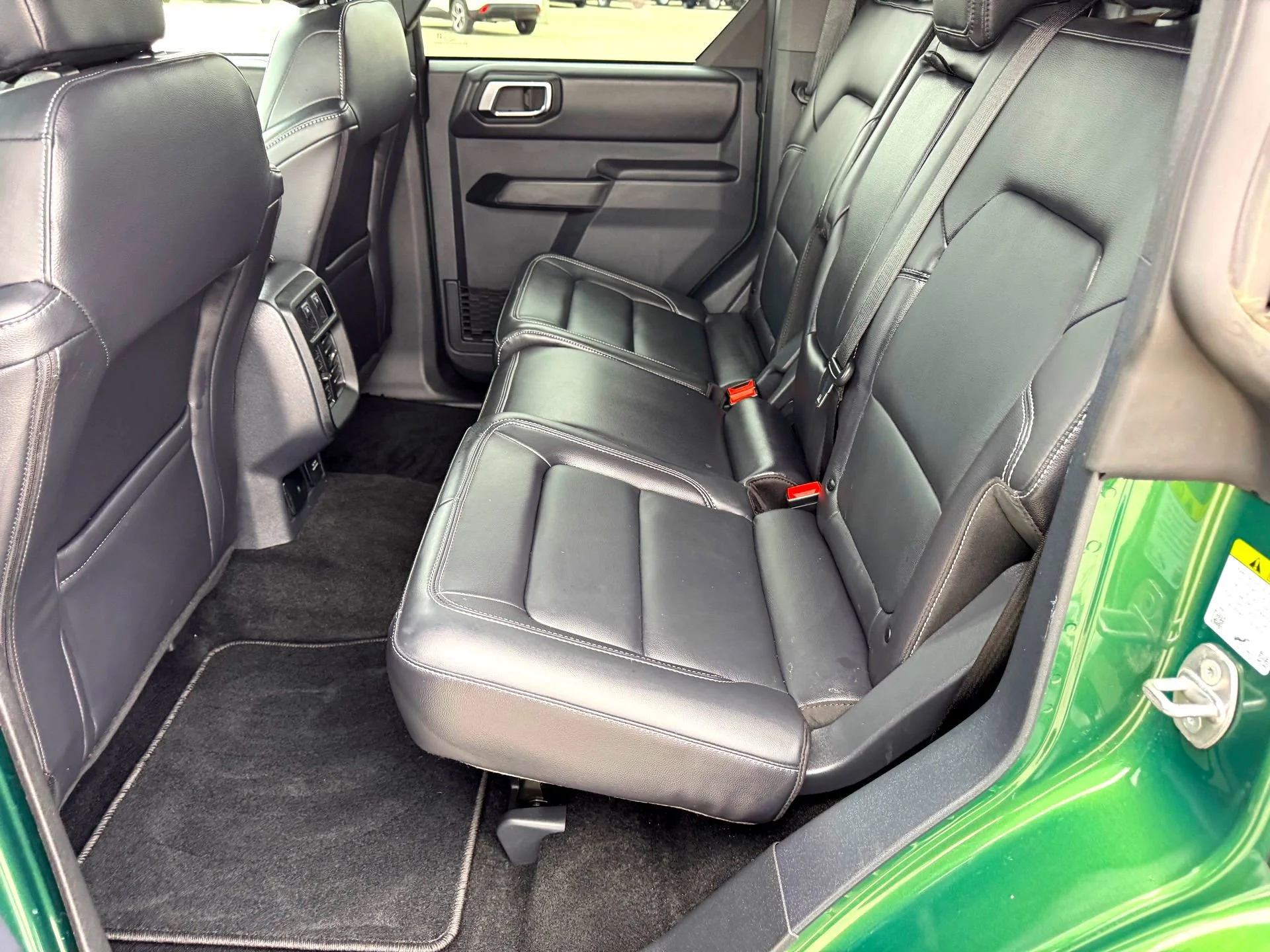 Used 2025  Ford Outer Banks image 19