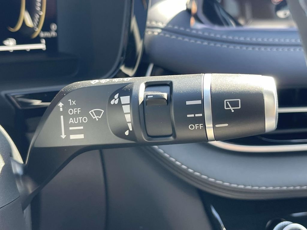 New 2026 2T RAD WHT INFINITI Sport AWD image 24