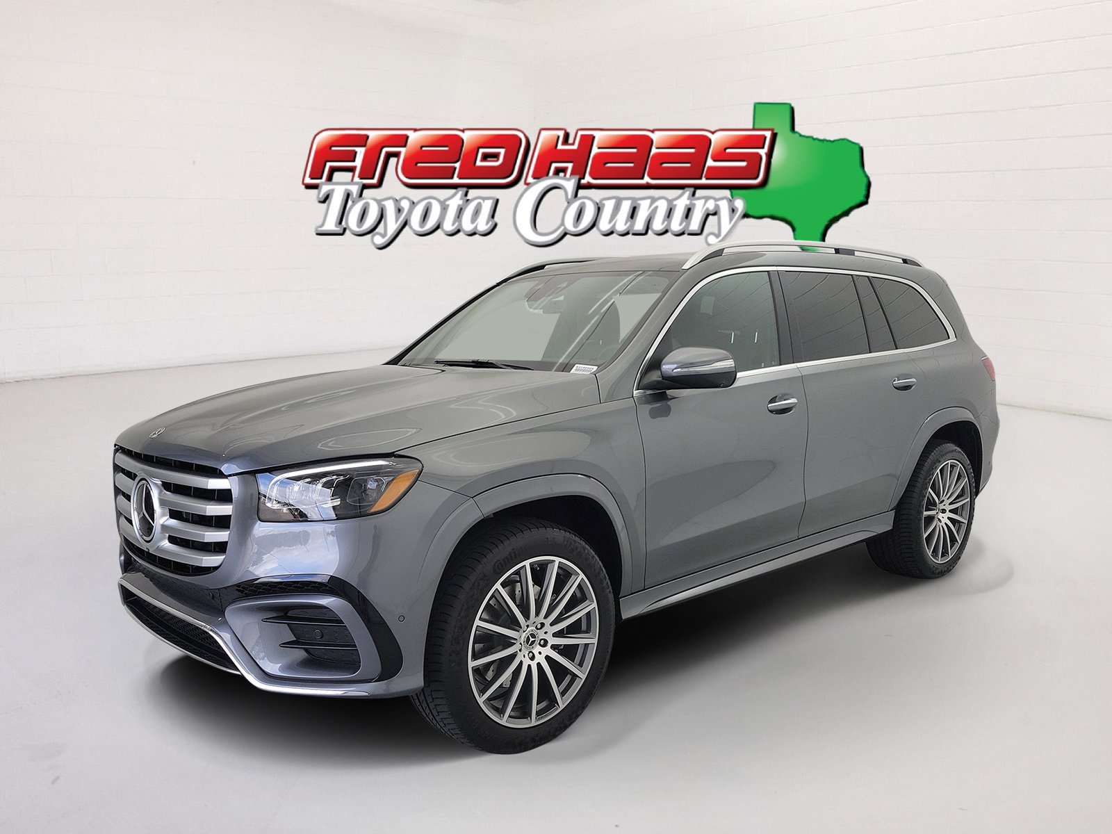 Used 2025 Gray Mercedes-Benz GLS 450 image 1