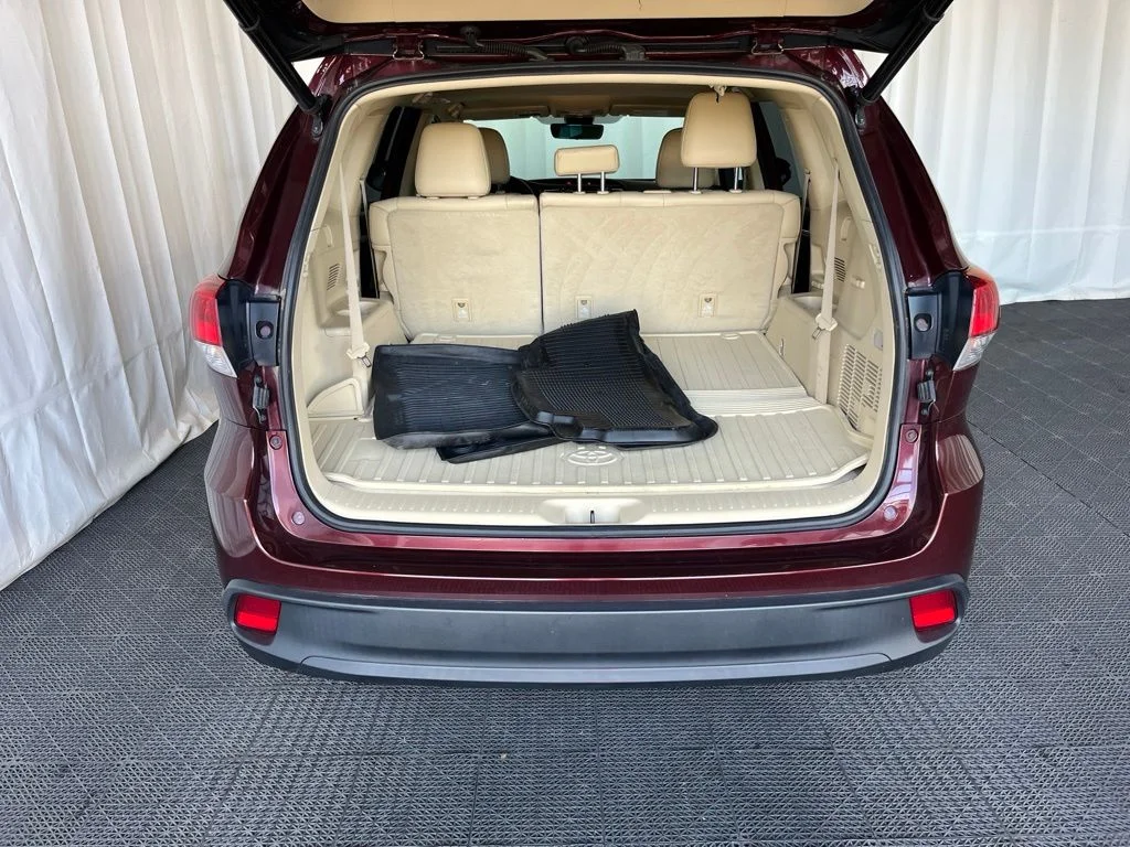Used 2019 Red Toyota XLE image 28