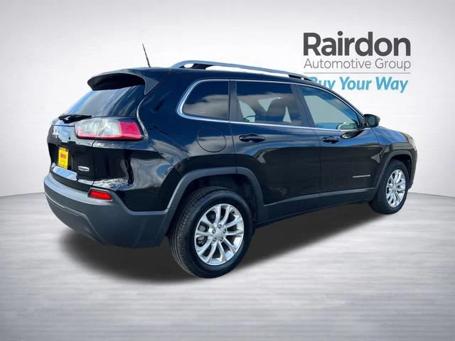 Used 2019 Diamond Black Crystal Pearlcoat Jeep Latitude image 7