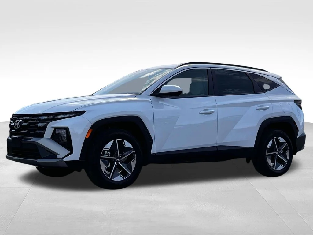 Used 2026 White Hyundai SEL image 2