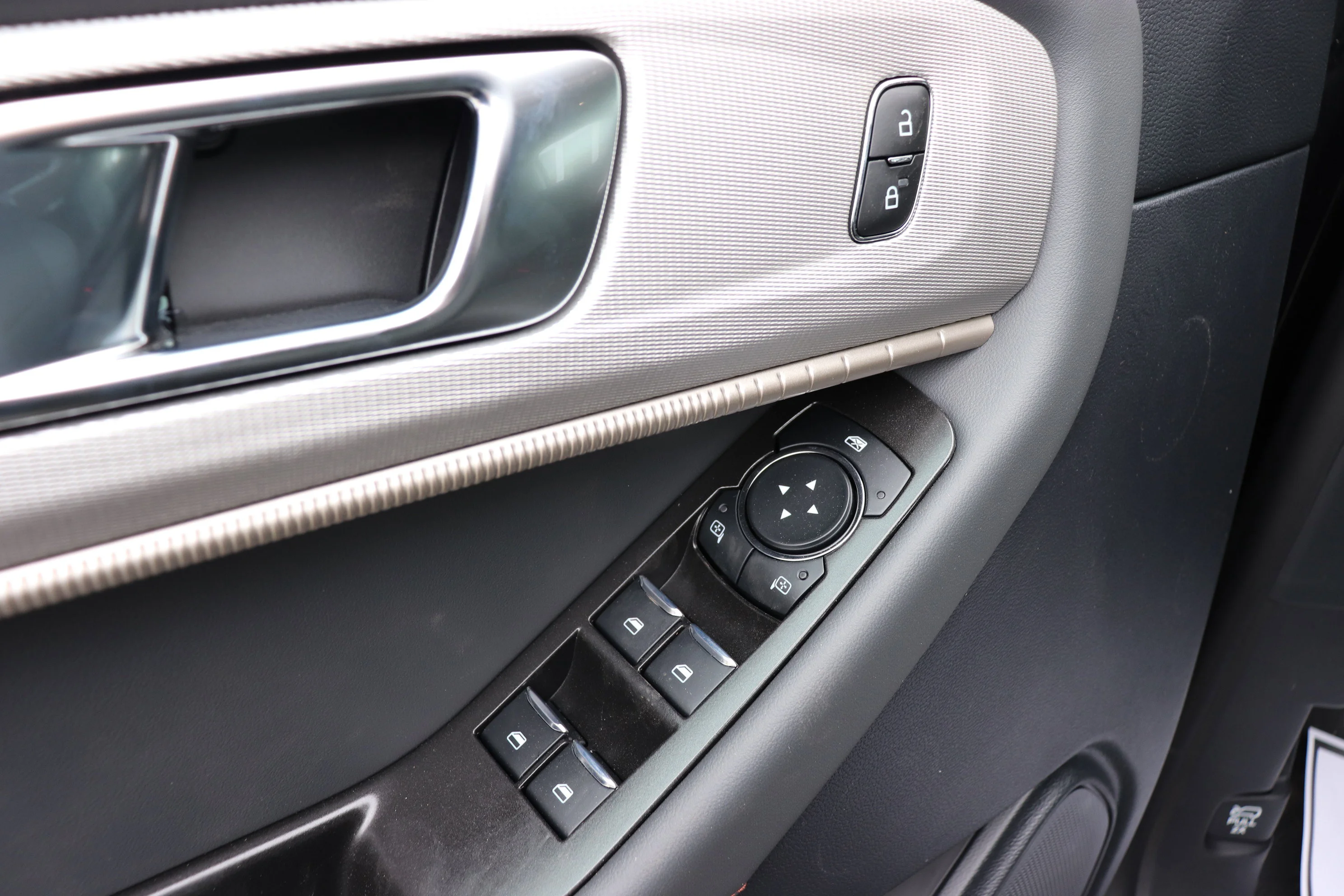 New 2026 AGATE BLACK Ford Active w/200A Pkg image 11