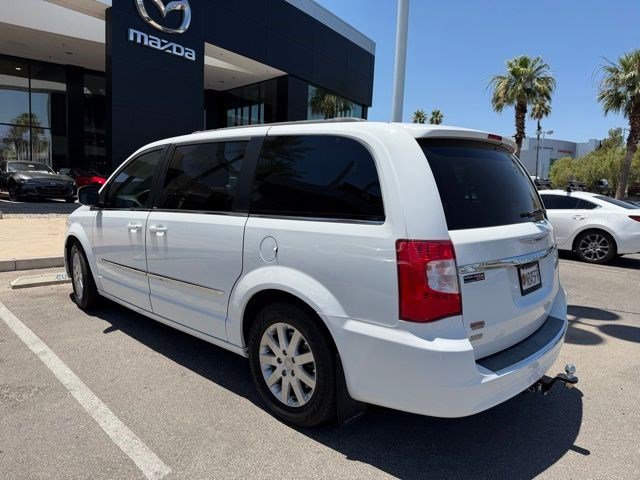 Used 2014 Bright White Clearcoat Chrysler Touring image 4