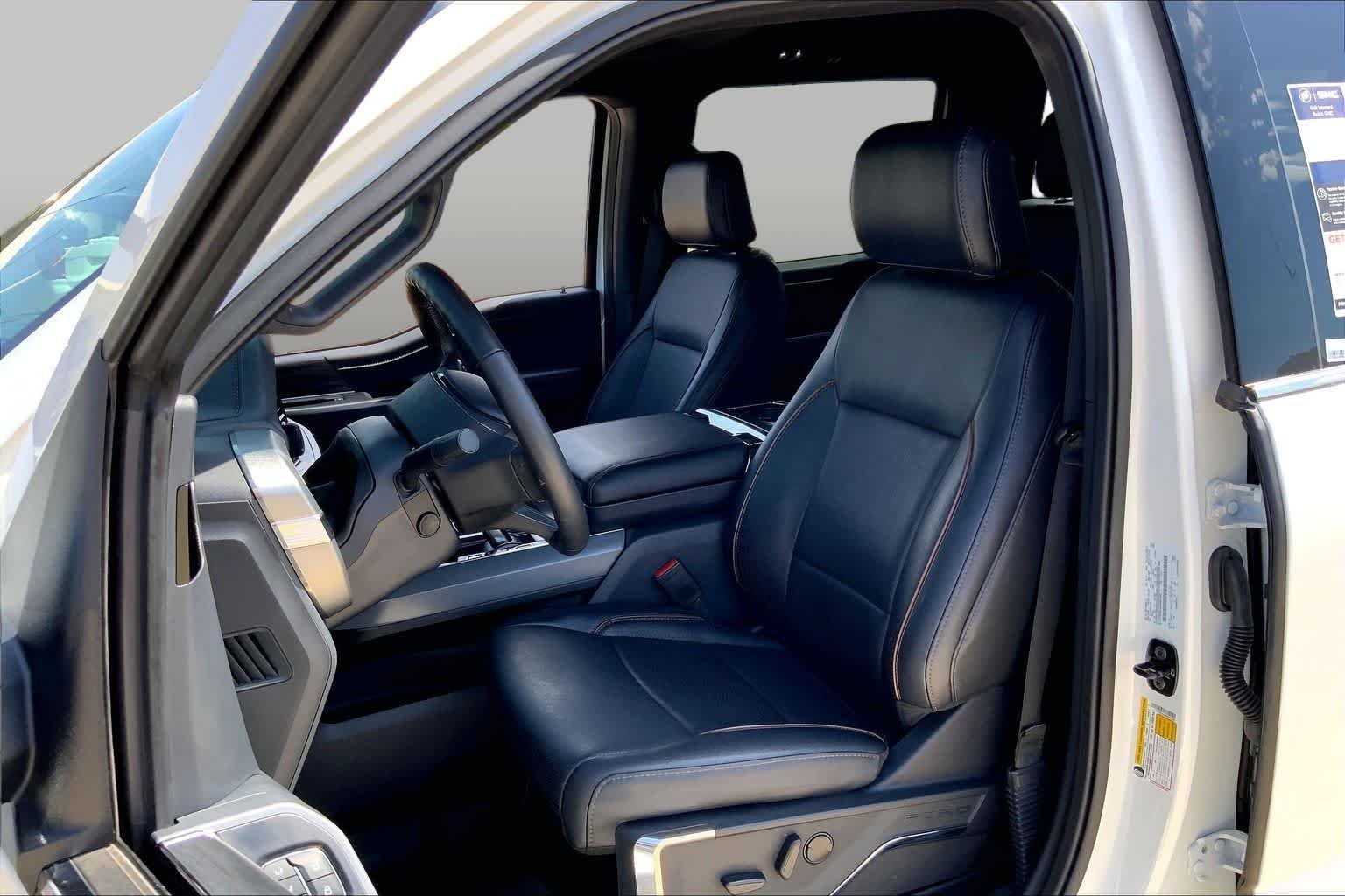 Used 2024 Star White Metallic Tri-Coat Ford LARIAT image 8