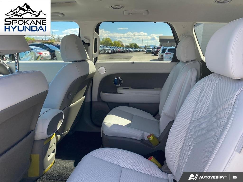New 2026 Classy Blue Pearl Hyundai SEL Premium 7P image 26