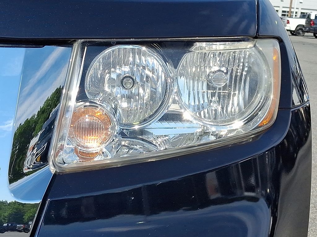Used 2011 Black Jeep Laredo image 10