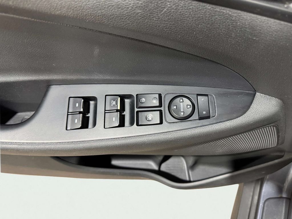 Used 2016 Coliseum Gray Hyundai Limited image 19