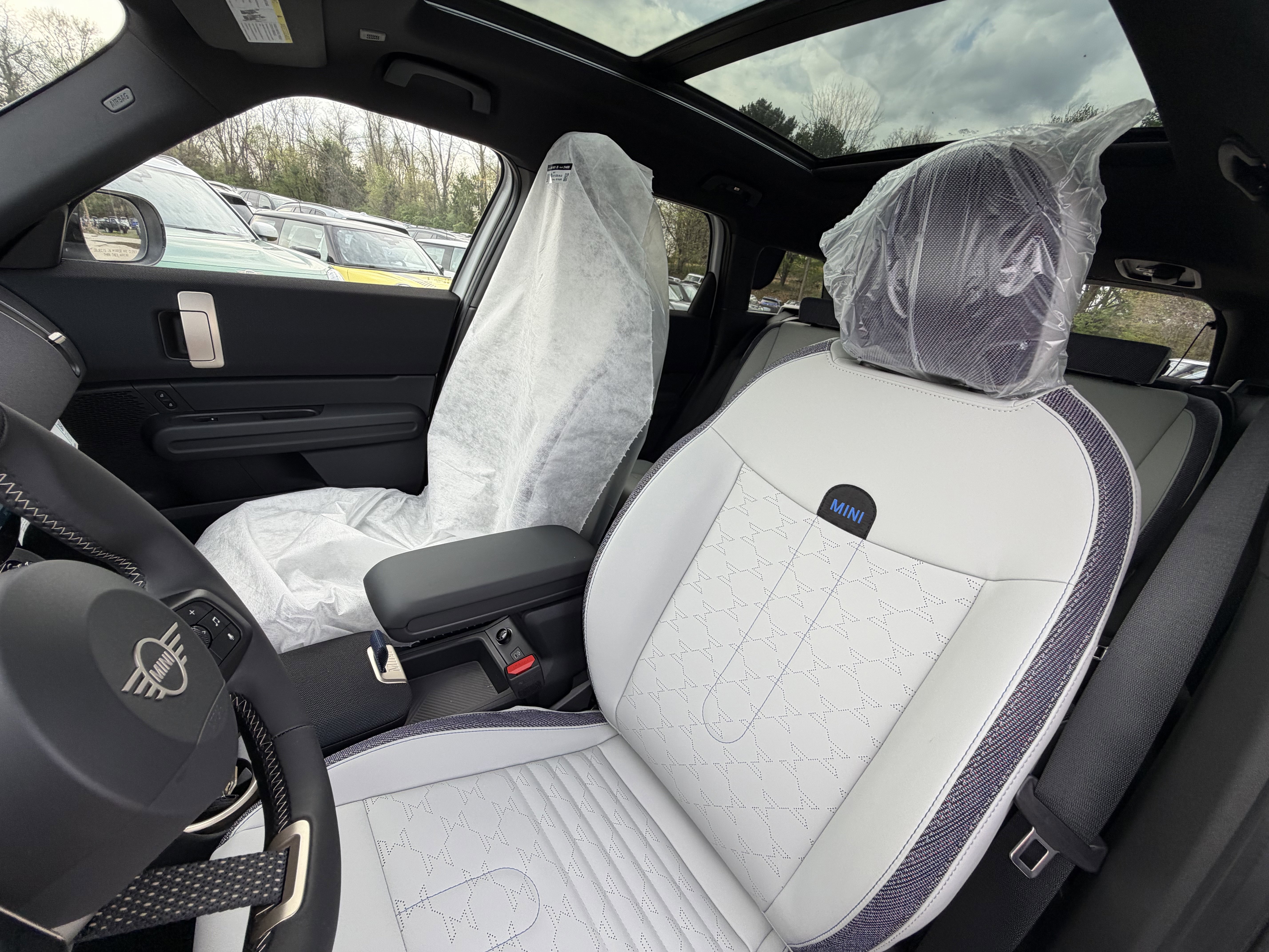 New 2026 Nanuq White Metallic MINI Oxford Edition image 8