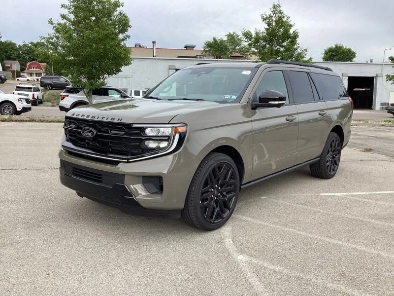 New 2026 Gray Ford Platinum image 3