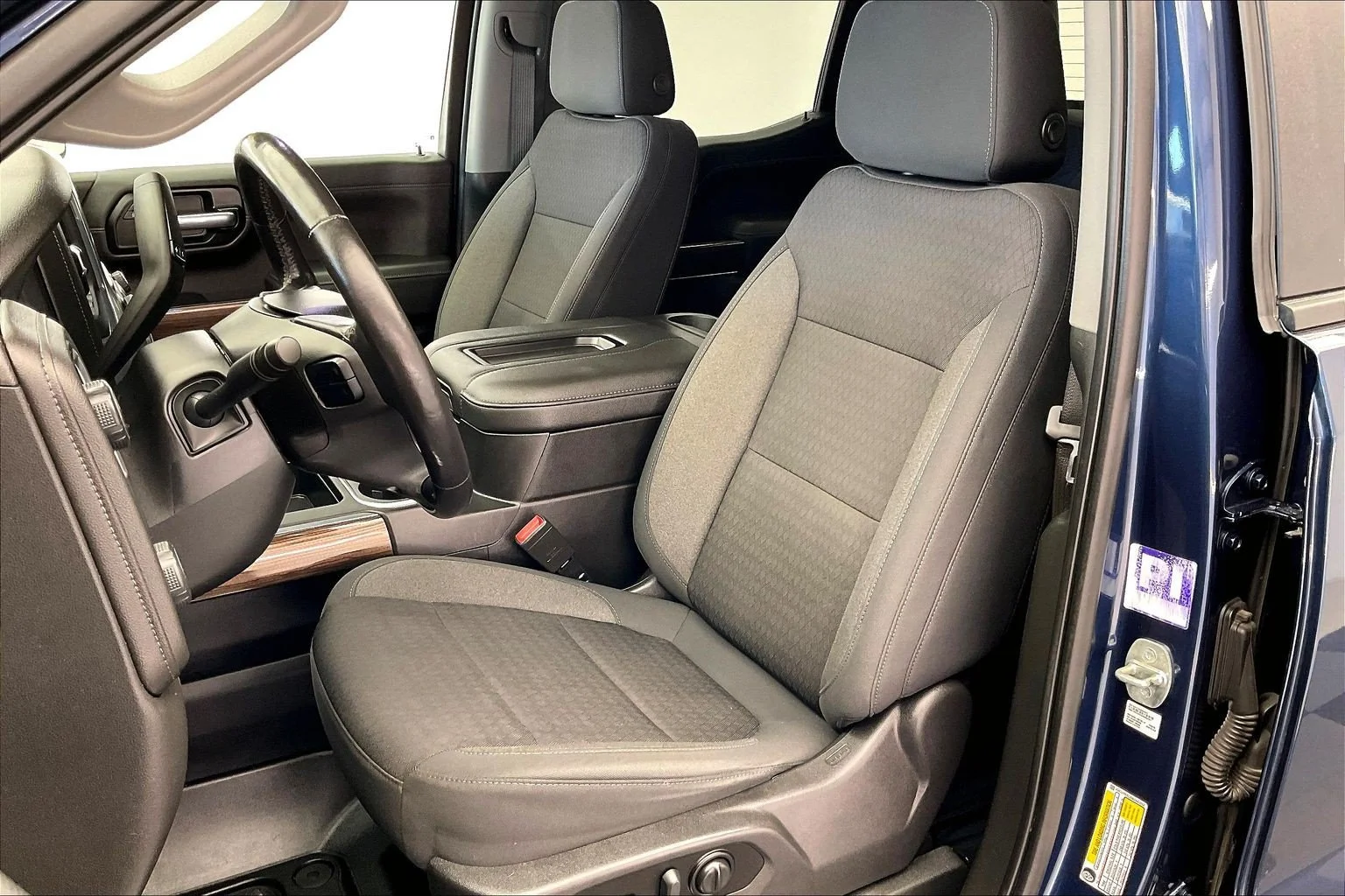 Used 2021 Northsky Blue Metallic Chevrolet RST image 17
