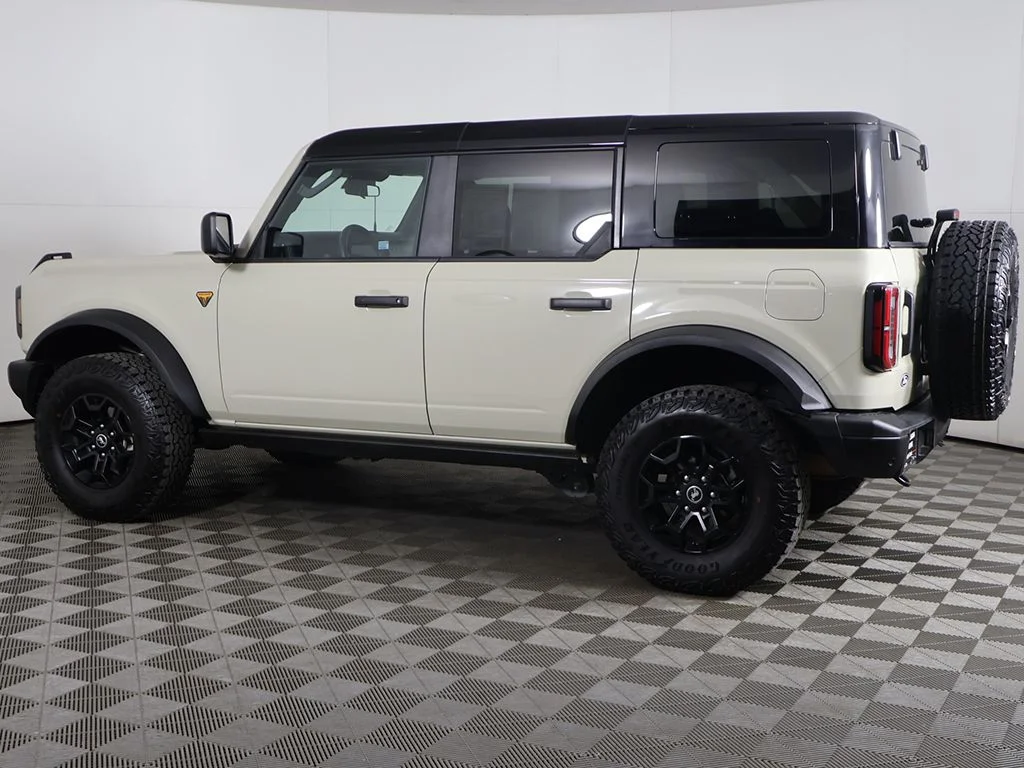 Used 2026 Beige Ford Badlands image 13