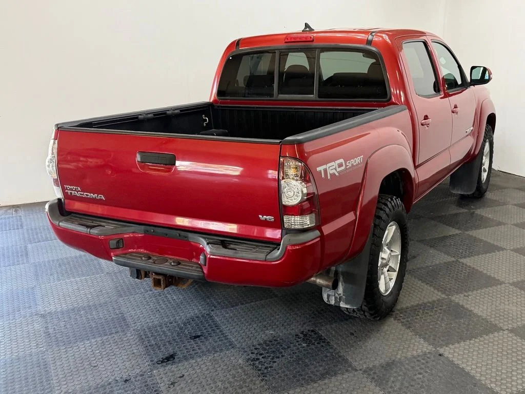 Used 2014 Barcelona Red Metallic Toyota Base image 9