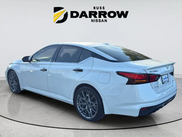Certified Used 2024 White Nissan 2.0 SR image 3