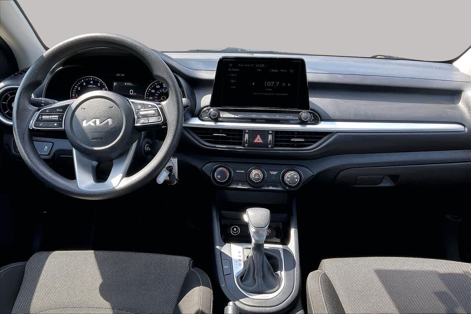 Used 2024 Gravity Gray Kia LXS image 15
