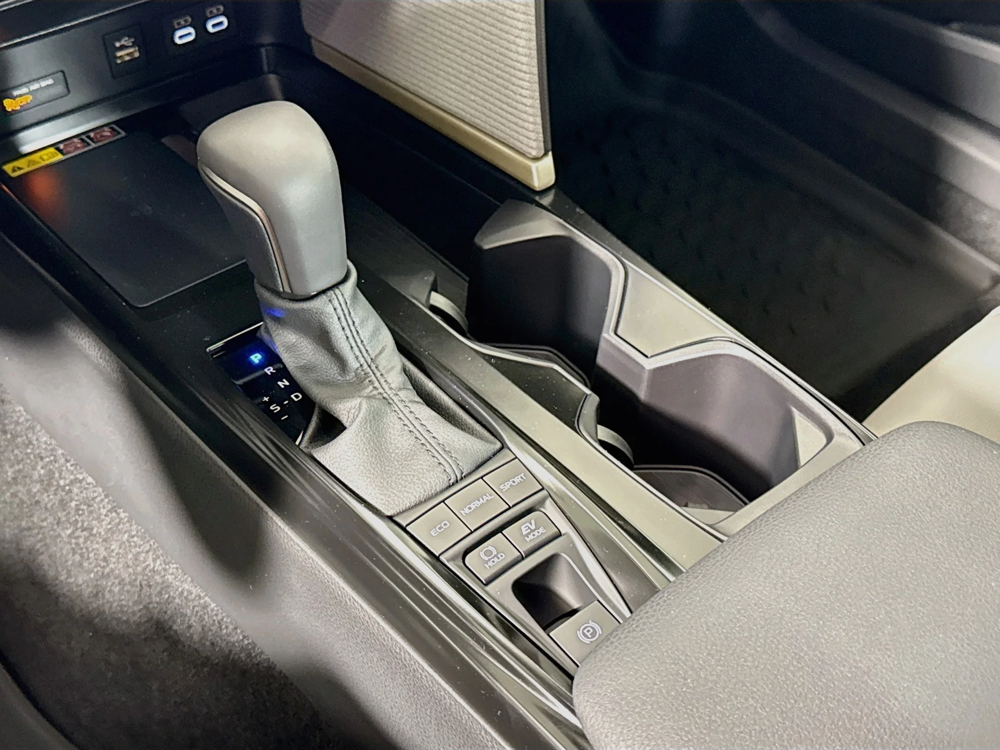 New 2026 Ocean Gem Toyota SE image 16