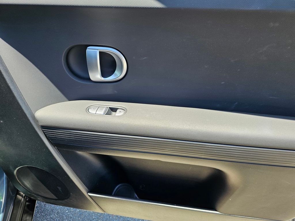 2024 Hyundai IONIQ 5 SE - Photo 12