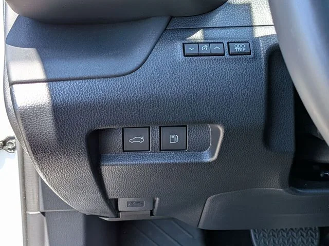 Used 2023 White Toyota XLE image 17