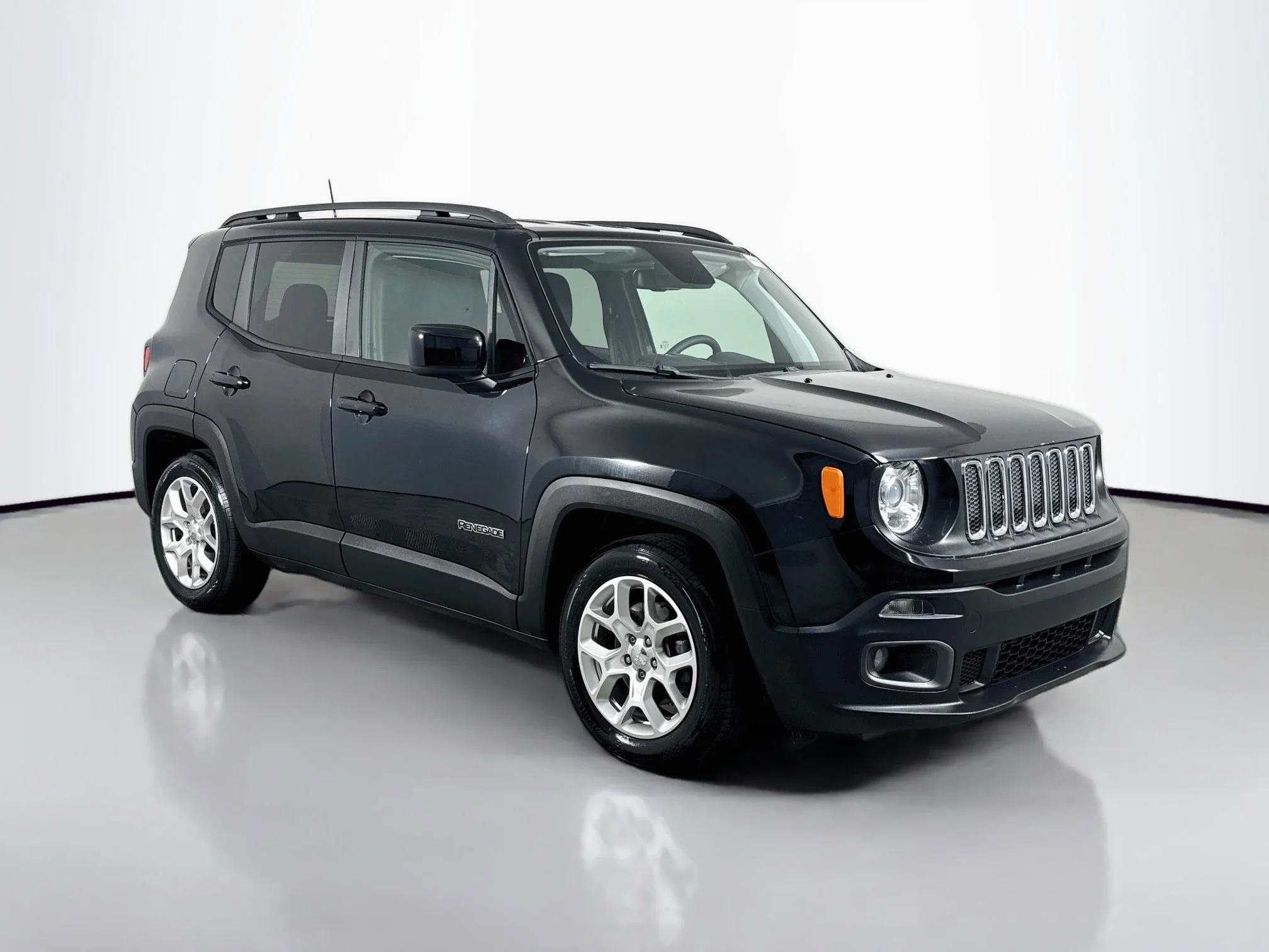 Used 2018 Black Jeep Latitude image 1