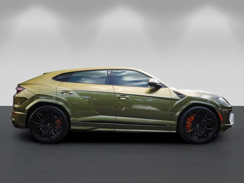 Used 2026 Verde Gea Lucido Metallic Lamborghini SE image 2