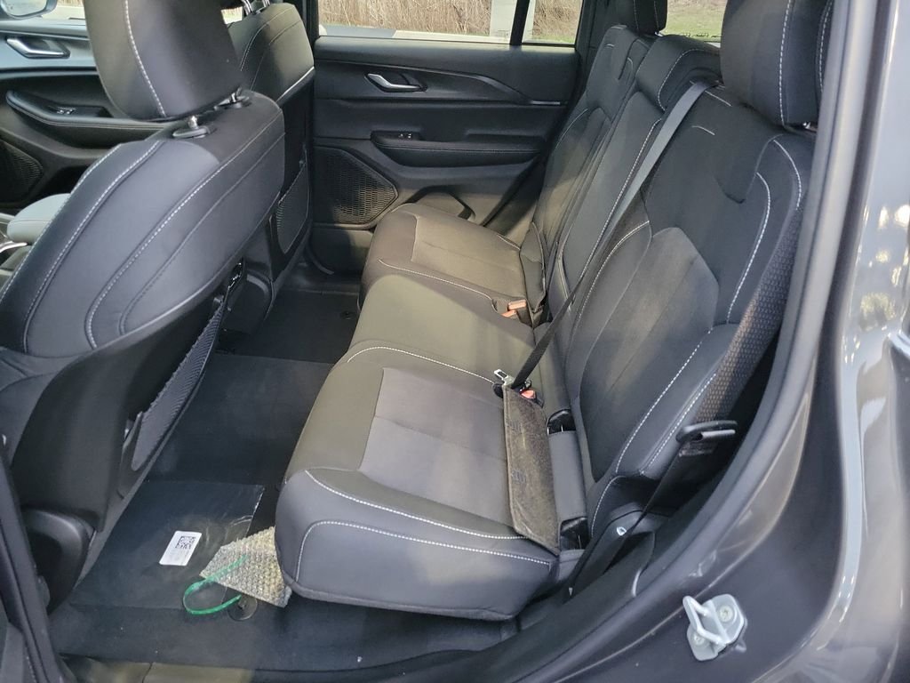 New 2026 Baltic Gray Metallic Clear-Coat Exterior Paint Jeep Laredo X image 10