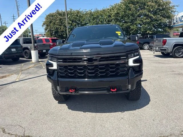 Used 2022 Black Chevrolet ZR2 image 8