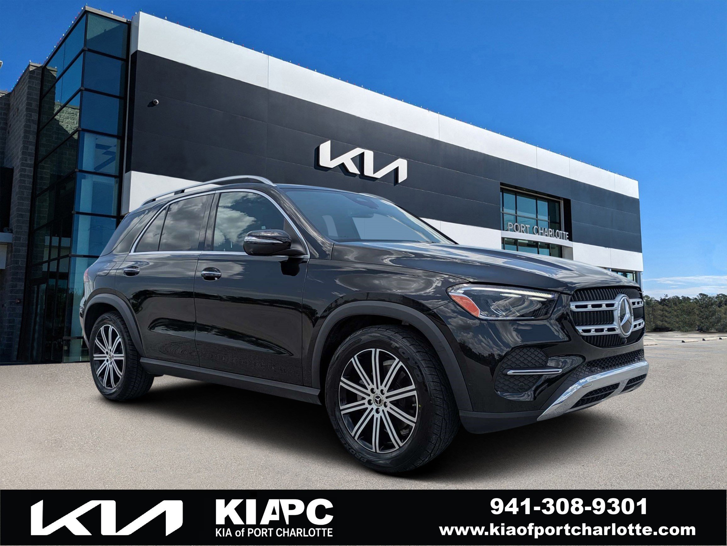 Used 2025 Obsidian Black Metallic Mercedes-Benz GLE 350 image 1