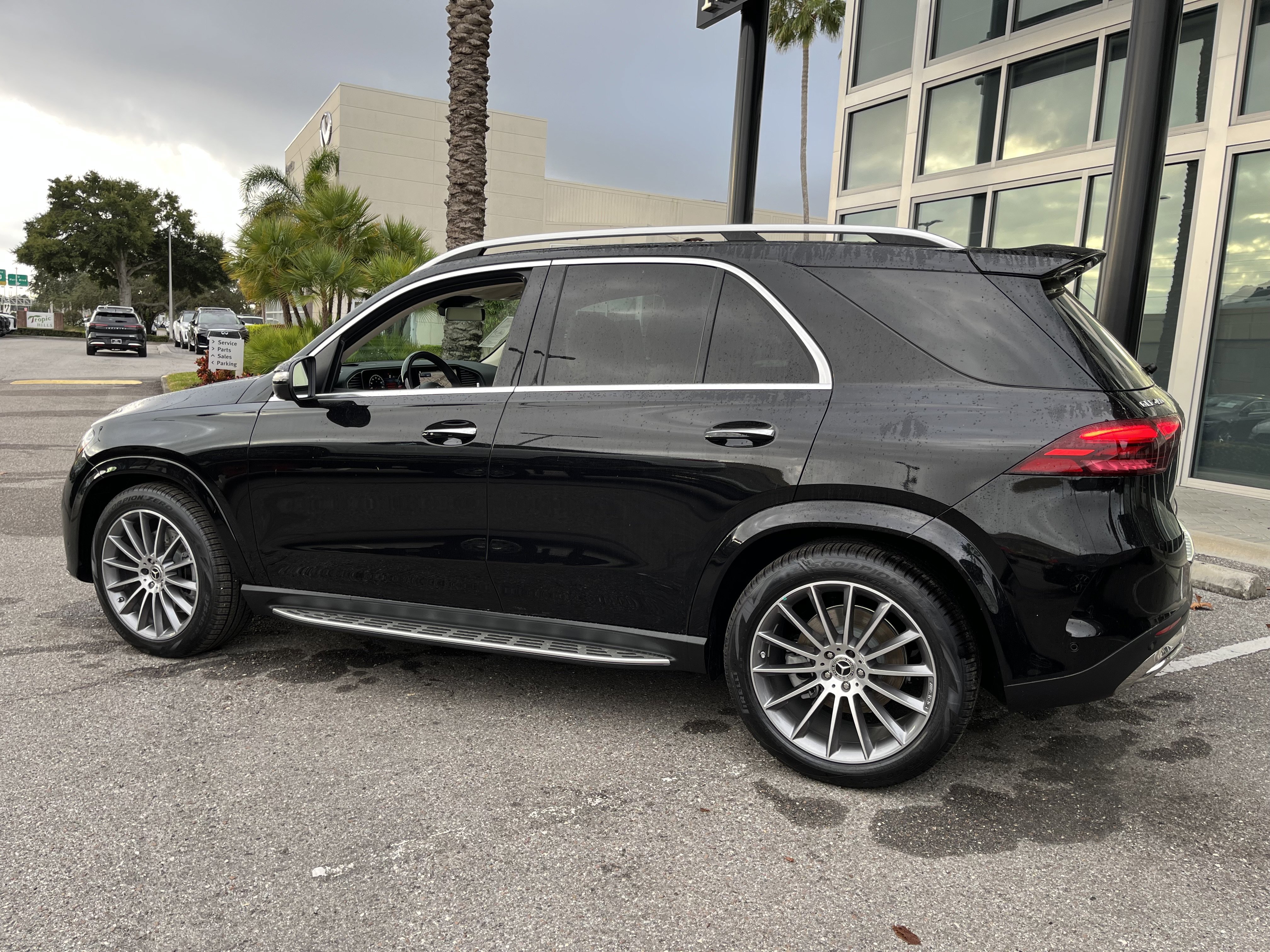 New 2026 OBSIDIAN BLACK Mercedes-Benz GLE 450 image 4