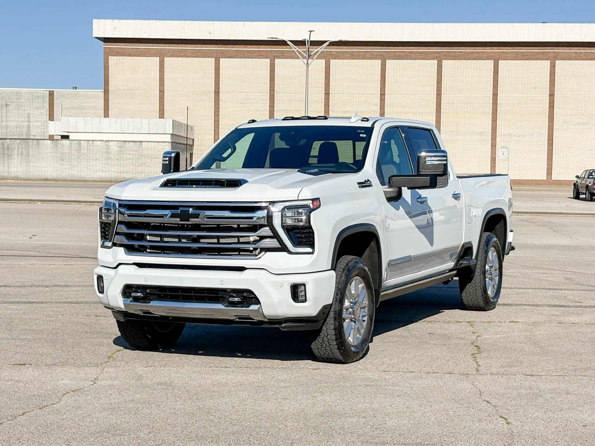 Used 2024 White Chevrolet High Country image 4