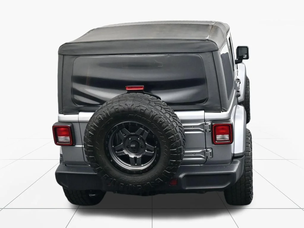 Used 2020 Billet Silver Metallic Jeep Unlimited Sahara image 28