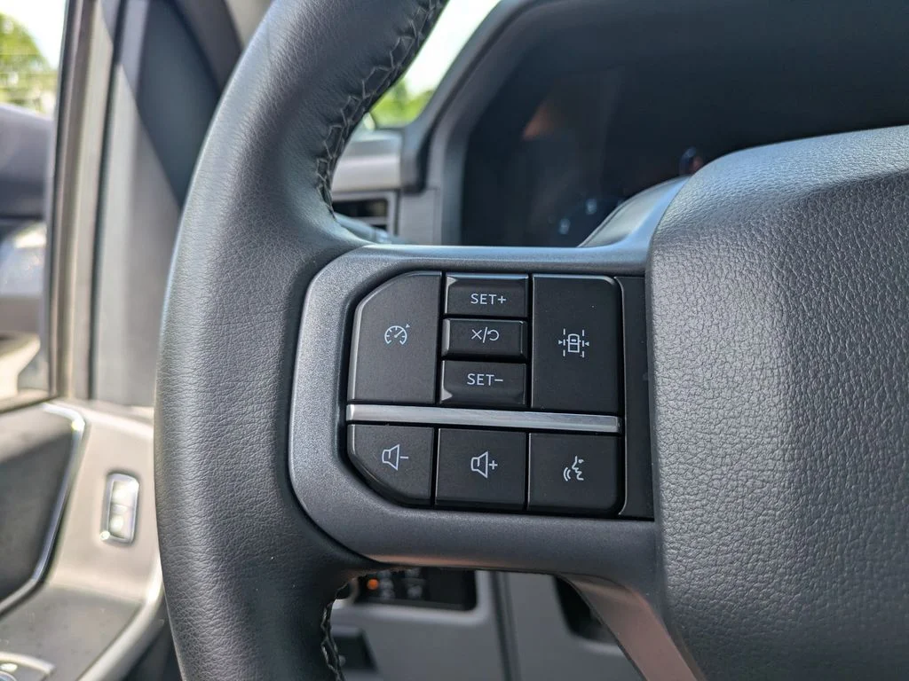 Used 2025 Black Ford XLT image 24