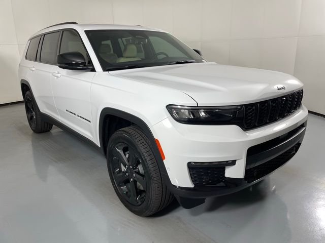 New 2025 Bright White Clear-Coat Exterior Paint Jeep Limited image 2
