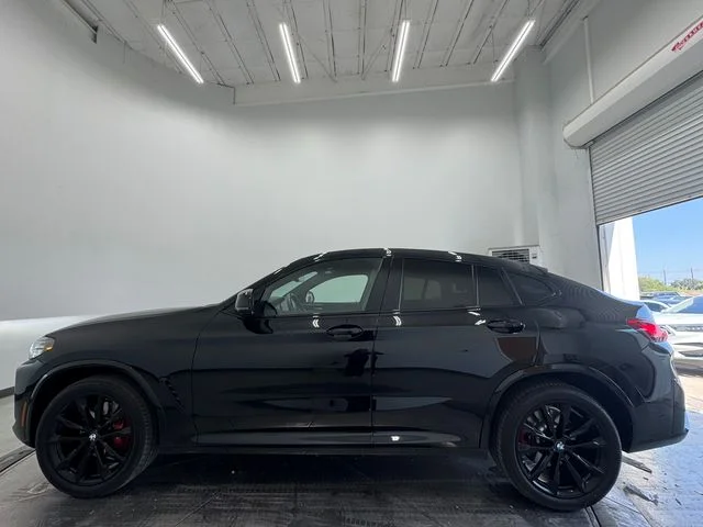 Used 2024 Black Sapphire Metallic BMW xDrive30i image 16