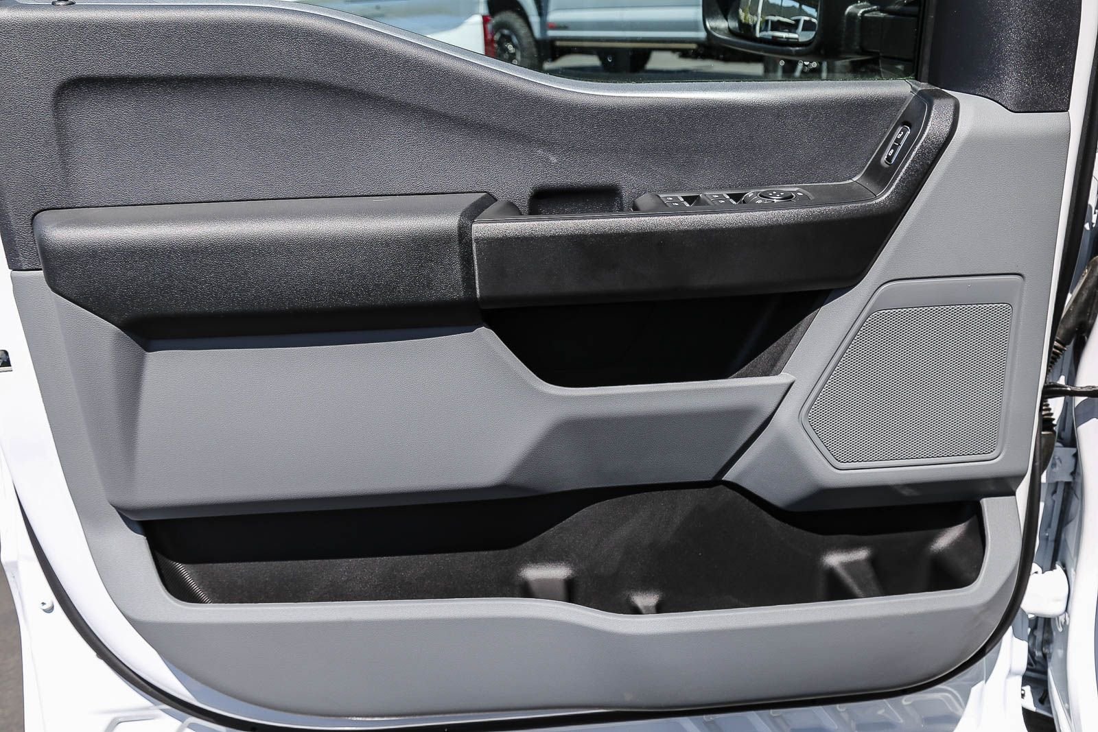 New 2026 Oxford White Ford F-250® XL image 22