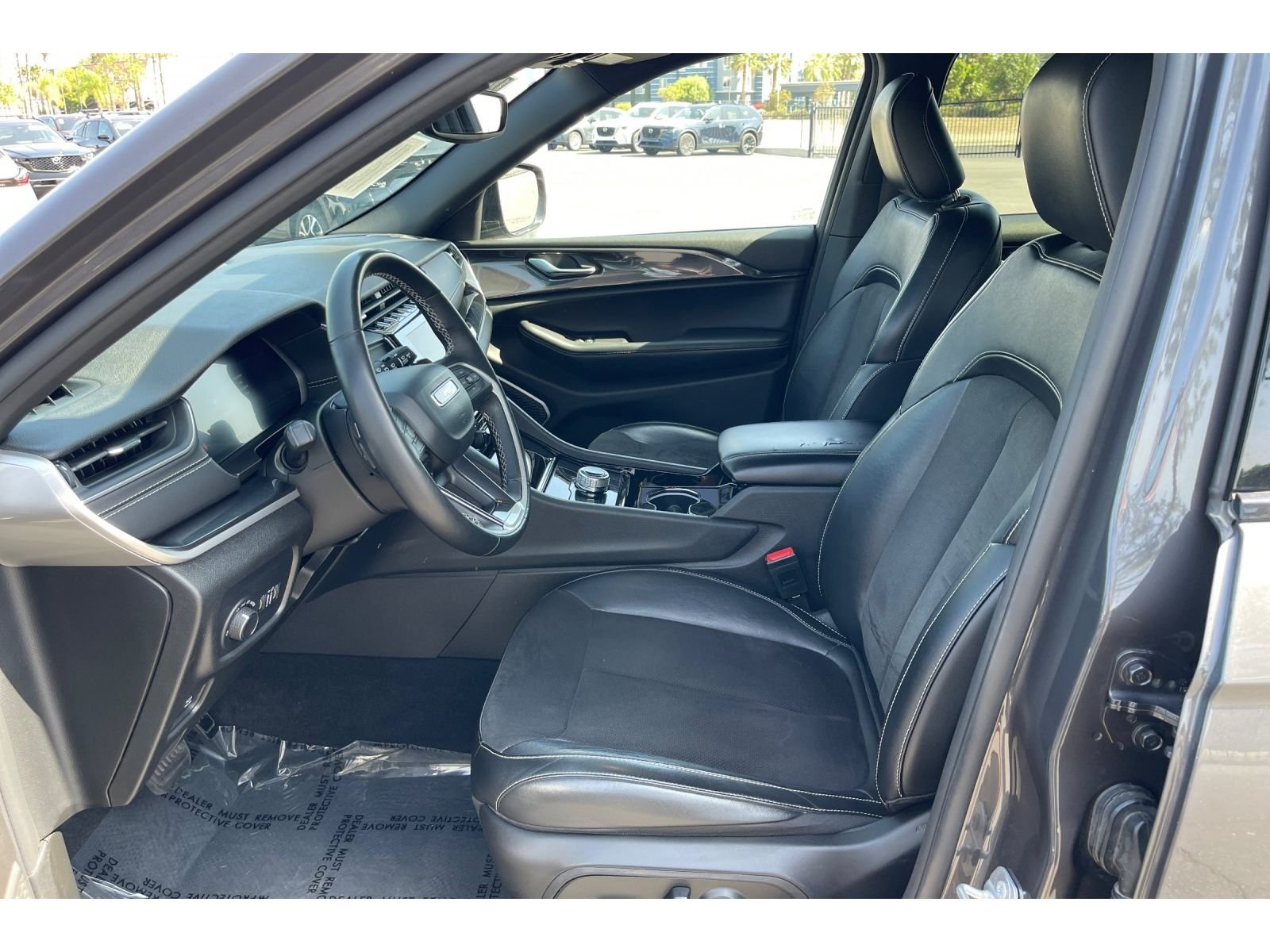 Used 2022 Baltic Gray Metallic Clearcoat Jeep Altitude image 10