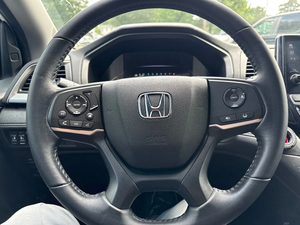 Used 2022 White Honda EX-L image 20