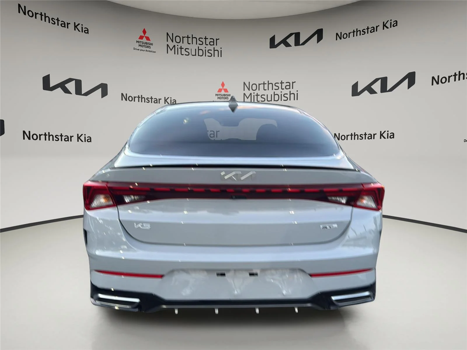 Used 2023 Wolf Gray Kia GT-Line image 4