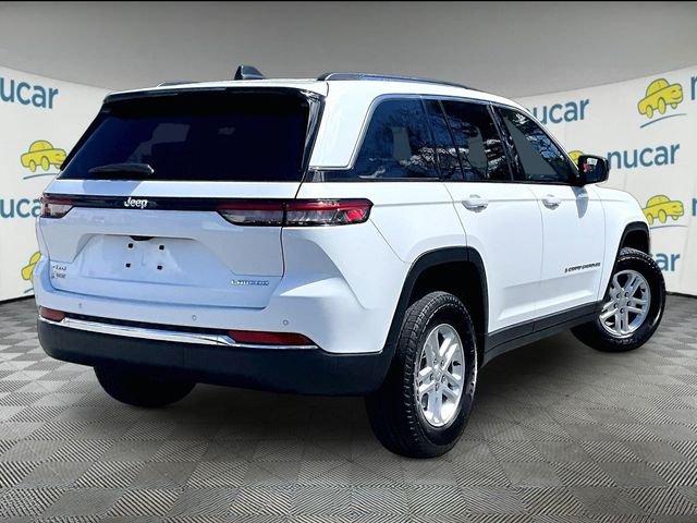 Used 2022 White Jeep Laredo image 13